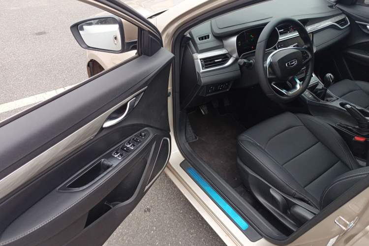 Used Geely Auto Emgrand 2019 Leading Edition 1.5L Manual Upward Asian Games Edition China VI Interior 3