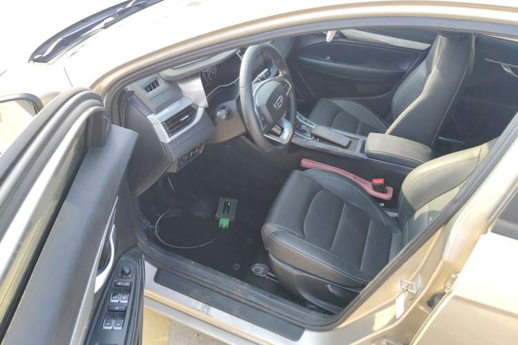Used Geely Auto Emgrand 2019 Leading Edition 1.5L CVT Luxury Model China VI Standard Interior 3