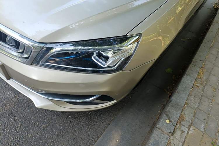 Used Geely Auto Emgrand 2019 Leading Edition 1.5L CVT Upward-Connected Model China VI Standard Left Front Headlight