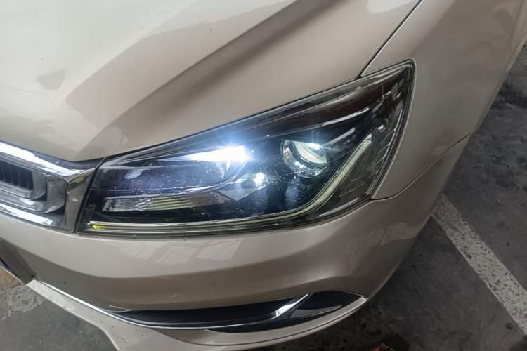 Used Geely Auto Emgrand 2019 Leading Edition 1.5L CVT Luxury Model China VI Standard Left Front Headlight