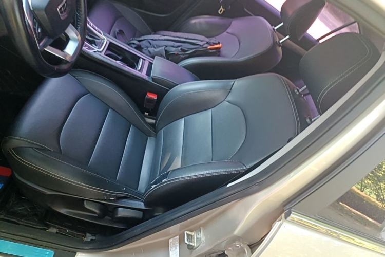 Used Geely Auto Emgrand 2019 Leading Edition 1.5L CVT Upward-Connected Model China VI Standard Left Front Seat