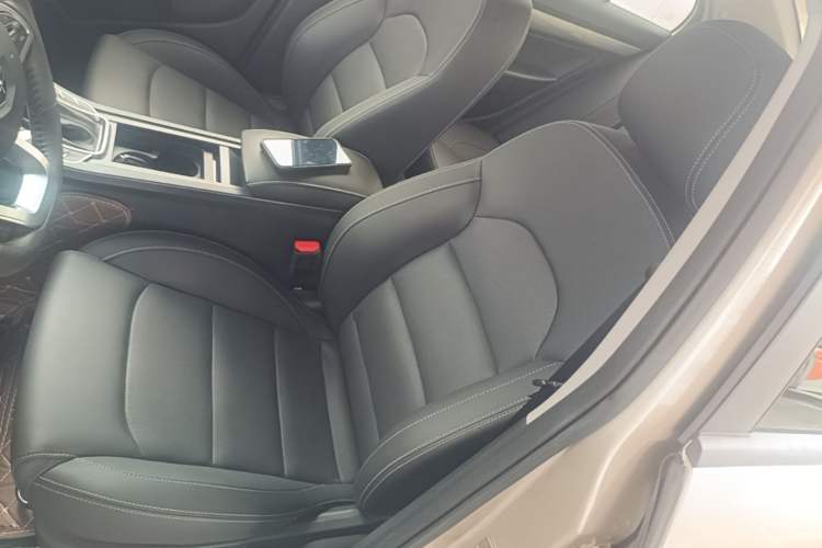 Used Geely Auto Emgrand 2019 Leading Edition 1.5L CVT Luxury Model China VI Standard Left Front Seat