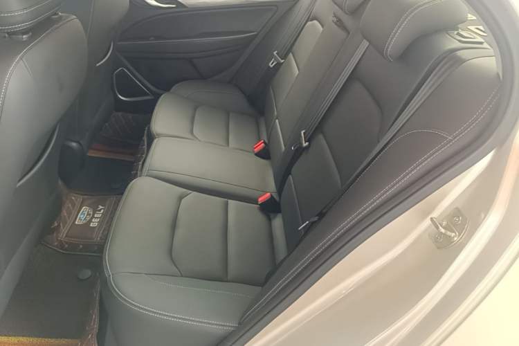 Used Geely Auto Emgrand 2019 Leading Edition 1.5L CVT Luxury Model China VI Standard Left Rear Seat