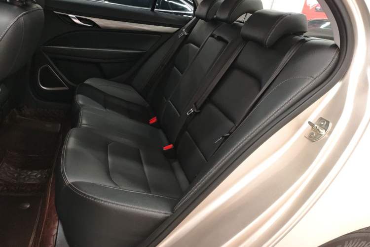 Used Geely Auto Emgrand 2019 Leading Edition 1.5L CVT Luxury Model China VI Standard Left Rear Seat