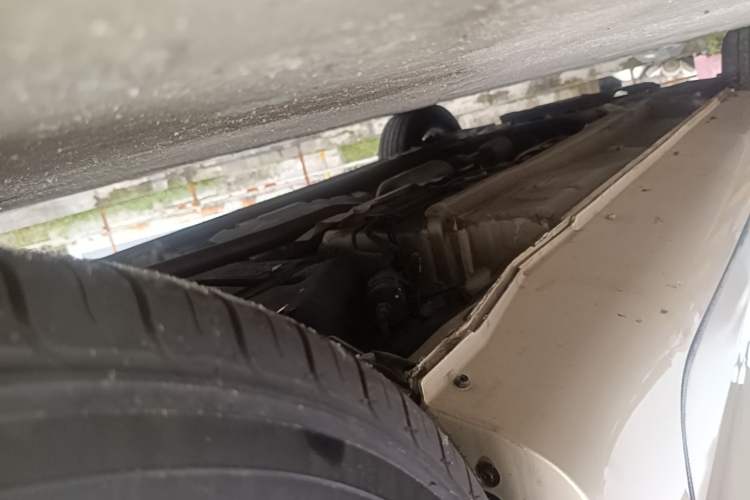Used Geely Auto Emgrand 2019 Leading Edition 1.5L CVT Luxury Model China VI Standard Left Side Sill