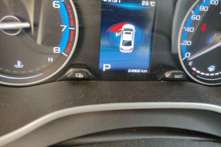 Used Geely Auto Emgrand 2019 Leading Edition 1.5L CVT Luxury Model China V Standard Odometer Close Up
