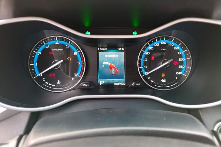 Used Geely Auto Emgrand 2019 Leading Edition 1.5L CVT Luxury Model China VI Standard Odometer Close Up