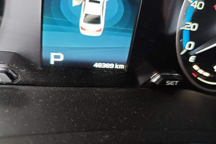 Used Geely Auto Emgrand 2019 Leading Edition 1.5L CVT Luxury Model China VI Standard Odometer Close Up