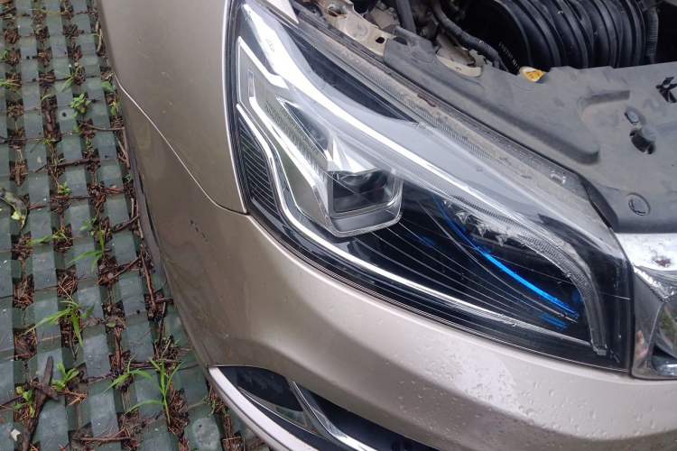 Used Geely Auto Emgrand 2019 Leading Edition 1.5L Manual Upgraded Connectivity Model China VI Standard Right Front Headlight