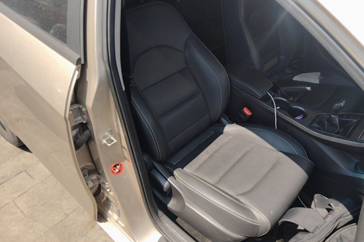 Used Geely Auto Emgrand 2019 Leading Edition 1.5L Manual Luxury Model China VI Standard Right Front Seat