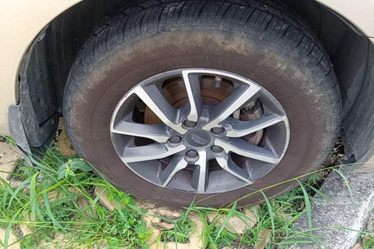 Used Geely Auto Emgrand 2019 Leading Edition 1.5L CVT Luxury Model China V Standard Right Front Wheel Hub