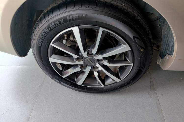 Used Geely Auto Emgrand 2019 Leading Edition 1.5L CVT Upward-Connected Model China VI Standard Right Rear Wheel Hub