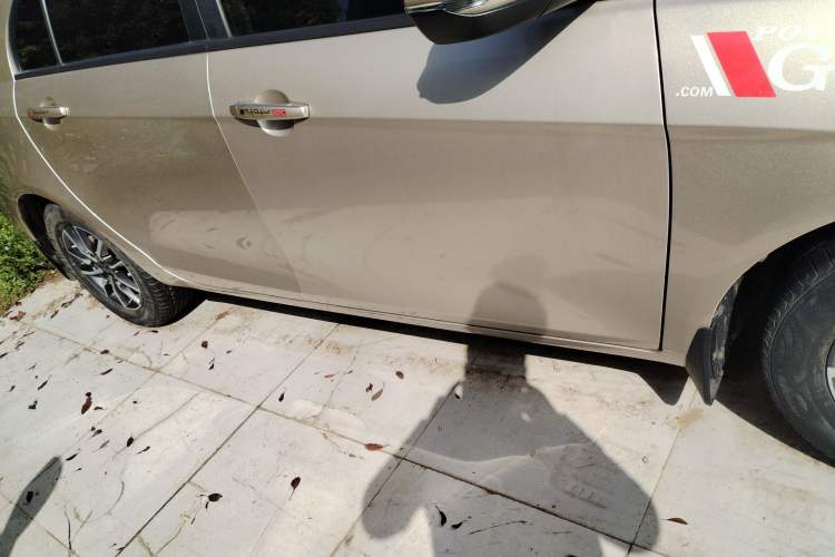Used Geely Auto Emgrand 2019 Leading Edition 1.5L CVT Luxury Model China VI Standard Right Side Sill