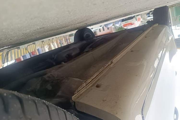 Used Geely Auto Emgrand 2019 Leading Edition 1.5L CVT Luxury Model China VI Standard Right Side Sill