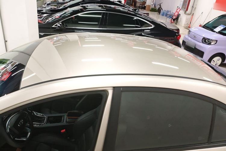 Used Geely Auto Emgrand 2019 Leading Edition 1.5L CVT Luxury Model China VI Standard Roof