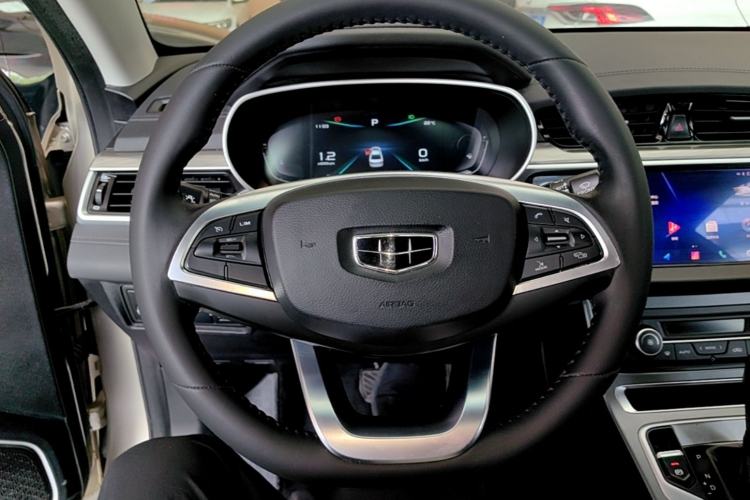 Used Geely Auto Emgrand 2019 Leading Edition 1.5L CVT Upward-Connected Model China VI Standard Steering Wheel