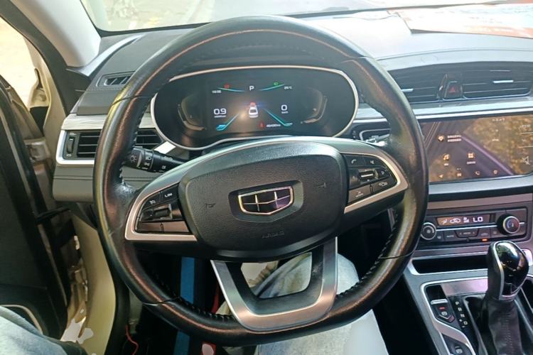 Used Geely Auto Emgrand 2019 Leading Edition 1.5L CVT Upward-Connected Model China VI Standard Steering Wheel