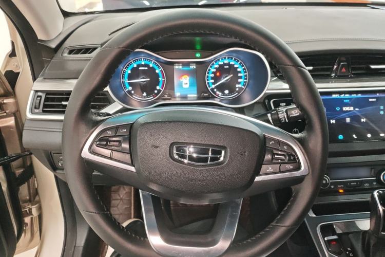 Used Geely Auto Emgrand 2019 Leading Edition 1.5L CVT Luxury Model China VI Standard Steering Wheel