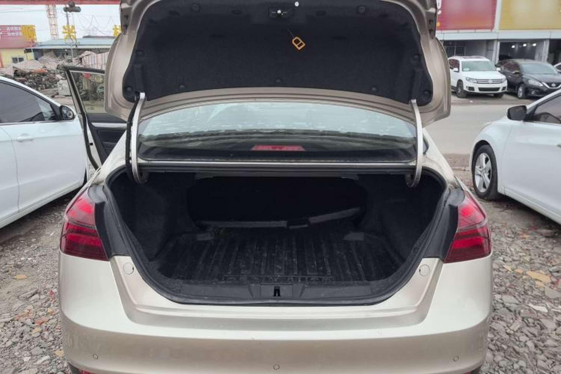 Used Geely Auto Emgrand 2019 Leading Edition 1.5L Manual Luxury Model China VI Standard Trunk