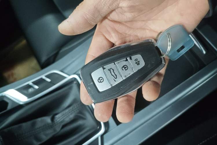 Used Geely Auto Emgrand 2019 Leading Edition 1.5L CVT Luxury Model China VI Standard Vehicle Key