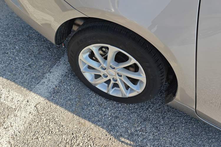Used Geely Auto Emgrand 2020 1.5L Manual Luxury Model Exterior 8