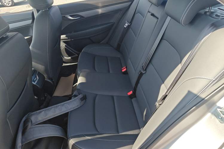 Used Geely Auto Emgrand 2020 1.5L Manual Luxury Model Interior 4