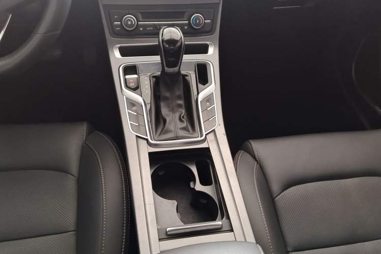 Used Geely Auto Emgrand 2020 1.5L CVT Upward Version Interior 4