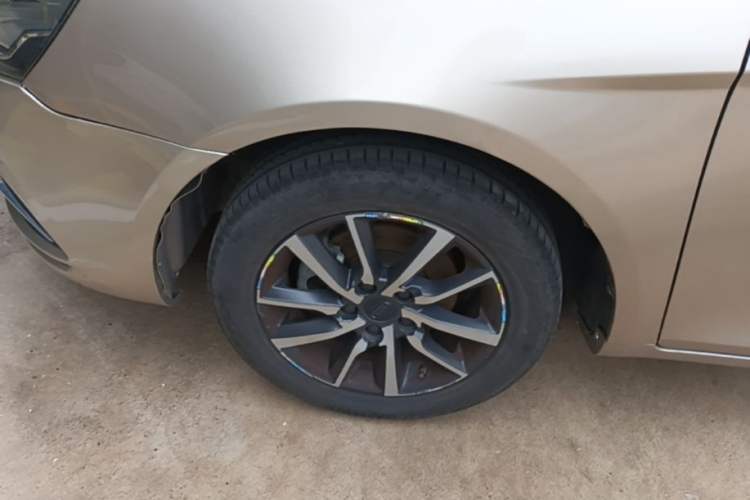 Used Geely Auto Emgrand 2020 1.5L Manual Upward Edition Left Front Wheel Hub