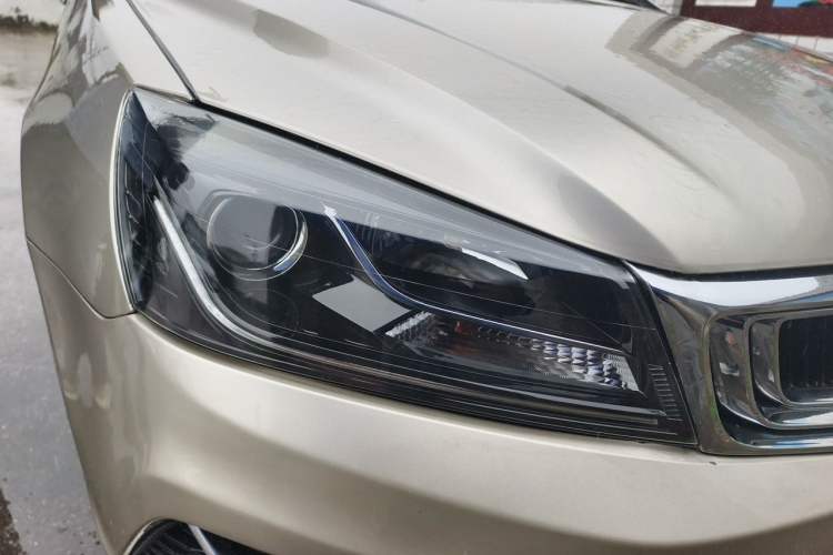 Used Geely Auto Emgrand 2020 1.5L Manual Comfort Version Right Front Headlight