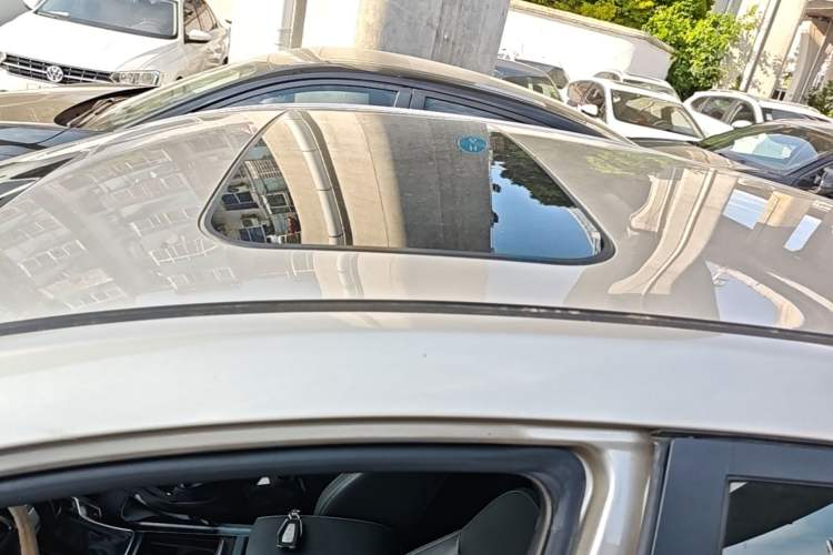 Used Geely Auto Emgrand 2020 1.5L CVT Upward Version Roof