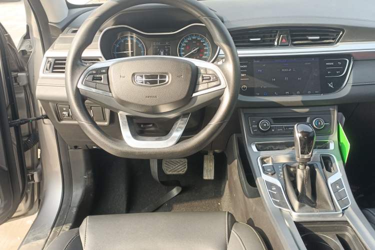 Used Geely Auto Emgrand 2020 1.5L CVT Luxury Model Audio And AC Panel