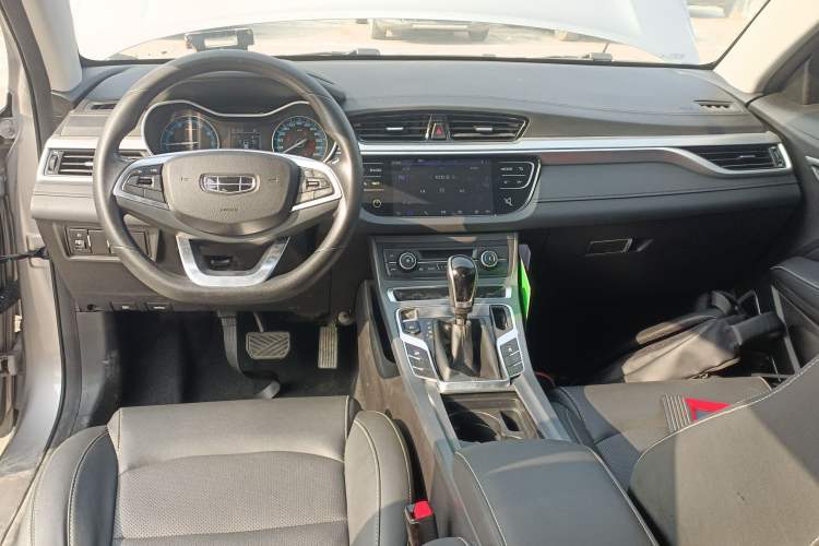 Used Geely Auto Emgrand 2020 1.5L CVT Luxury Model Center Console