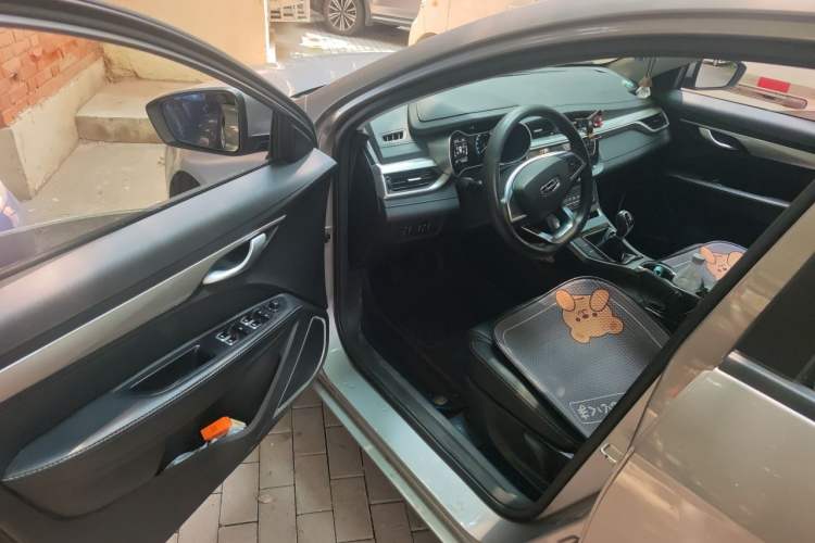 Used Geely Auto Emgrand 2020 1.5L Manual Luxury Model Driver Seat