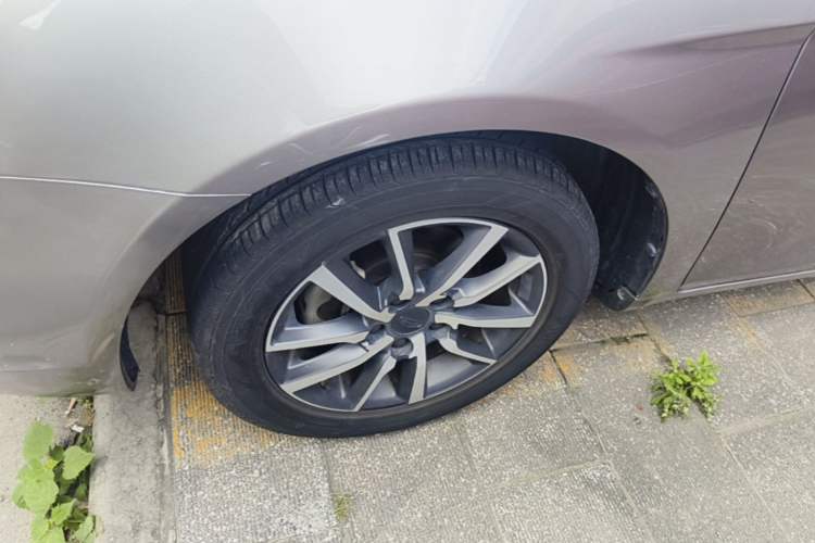 Used Geely Auto Emgrand 2020 1.5L CVT Upward Version Left Front Wheel Hub