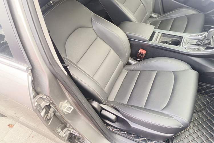 Used Geely Auto Emgrand 2020 1.5L CVT Upward Version Right Front Seat