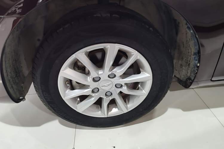 Used Geely Auto Emgrand 2020 1.5L Manual Luxury Model Left Front Wheel Hub