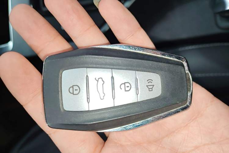 Used Geely Auto Emgrand 2020 1.5L Manual Luxury Model Vehicle Key