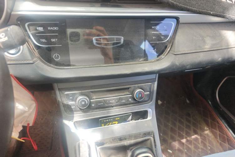 Used Geely Auto Emgrand 2020 1.5L Manual Luxury Model Audio And AC Panel