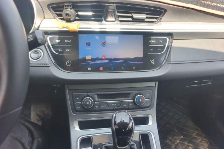 Used Geely Auto Emgrand 2020 1.5L CVT Upward Version Audio And AC Panel