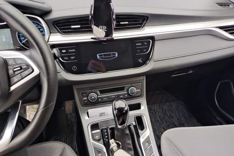 Used Geely Auto Emgrand 2020 1.5L CVT Luxury Model Audio And AC Panel
