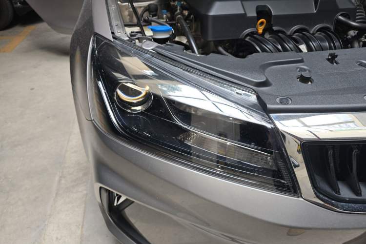 Used Geely Auto Emgrand 2020 1.5L Manual Upward Edition Right Front Headlight