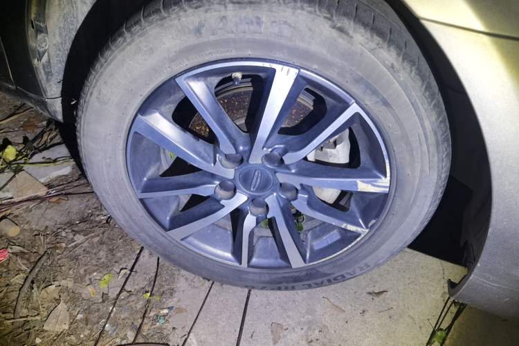 Used Geely Auto Emgrand 2020 1.5L CVT Upward Version Right Front Wheel Hub
