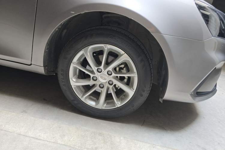 Used Geely Auto Emgrand 2020 1.5L Manual Upward Edition Right Front Wheel Hub