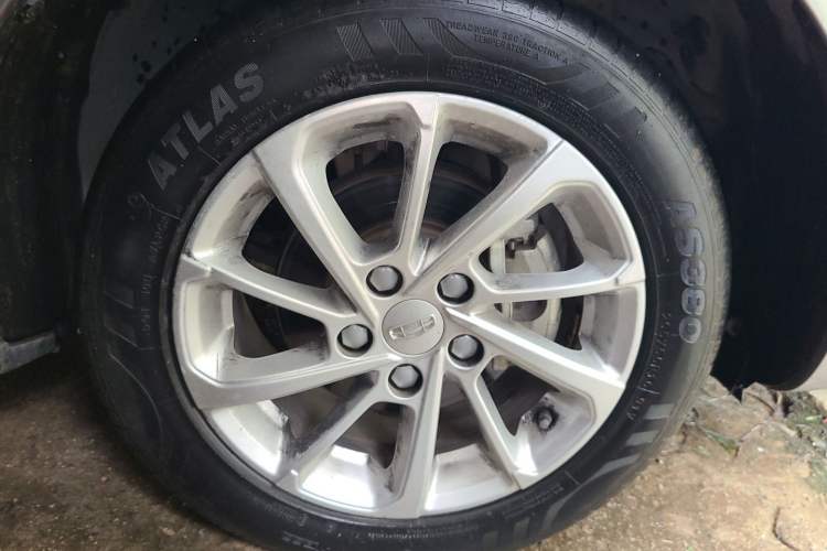 Used Geely Auto Emgrand 2020 1.5L Manual Upward Edition Right Front Wheel Hub