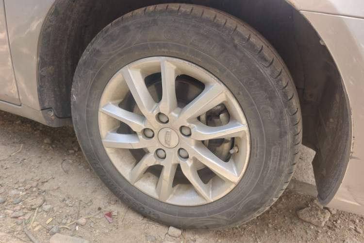 Used Geely Auto Emgrand 2020 1.5L Manual Luxury Model Right Front Wheel Hub
