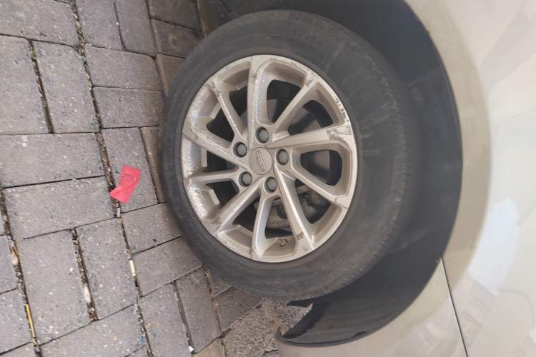 Used Geely Auto Emgrand 2020 1.5L Manual Luxury Model Right Front Wheel Hub