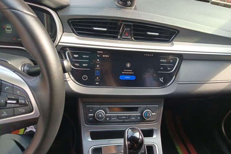 Used Geely Auto Emgrand 2020 1.5L CVT Upward Version Audio And AC Panel