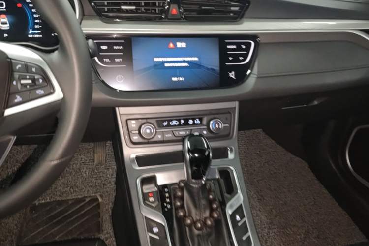 Used Geely Auto Emgrand 2020 1.5L CVT Upward Version Audio And AC Panel