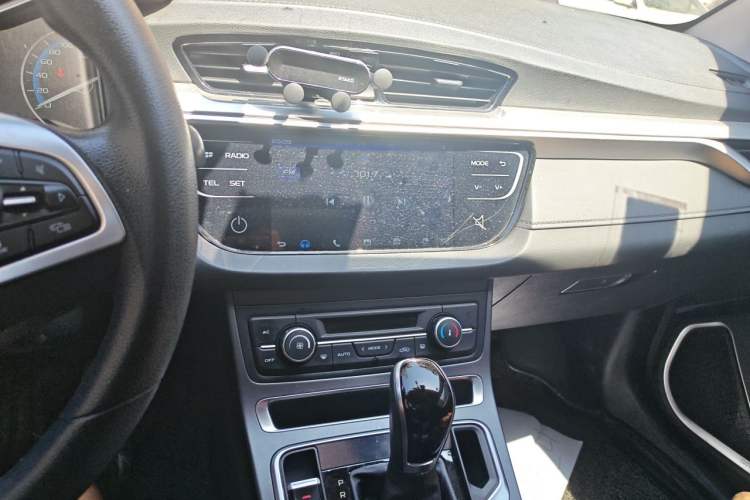 Used Geely Auto Emgrand 2020 1.5L CVT Luxury Model Audio And AC Panel