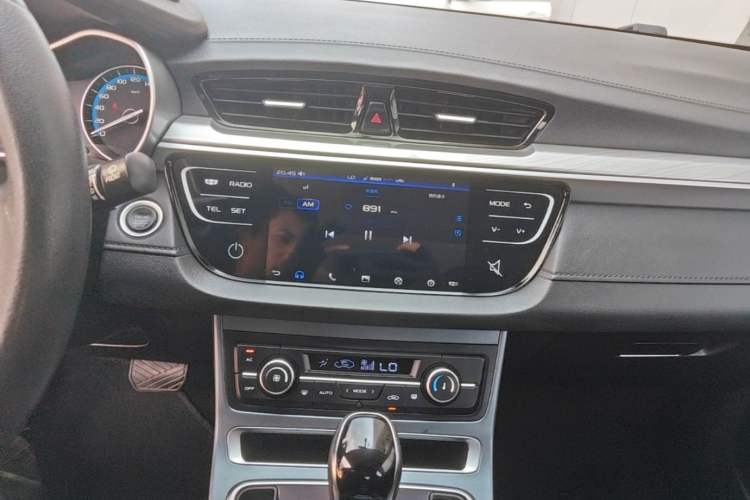 Used Geely Auto Emgrand 2020 1.5L CVT Luxury Model Audio And AC Panel